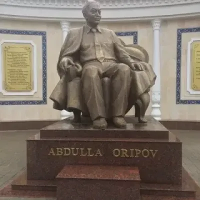 Statue of Abdulla Oripov